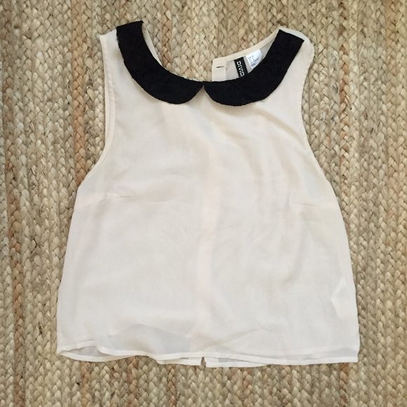 H&M Tops - H&M Crop Top with Peter Pan Collar